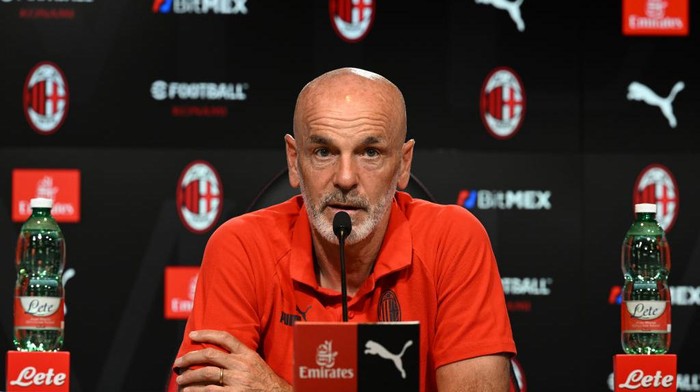 CAIRATE, ITALY - MAY 27: Head coach AC Milan Stefano Pioli speaks with the media during press conference at Milanello on May 27, 2023 in Cairate, Italy. (Photo by Claudio Villa/AC Milan via Getty Images)