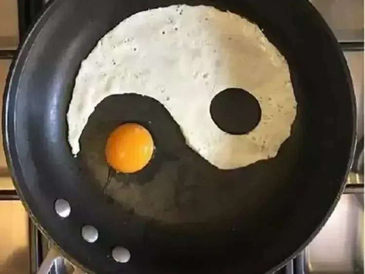 Nyeleneh! 10 Telur Kreasi Netizen Ini Bikin Nafsu Makan Hilang