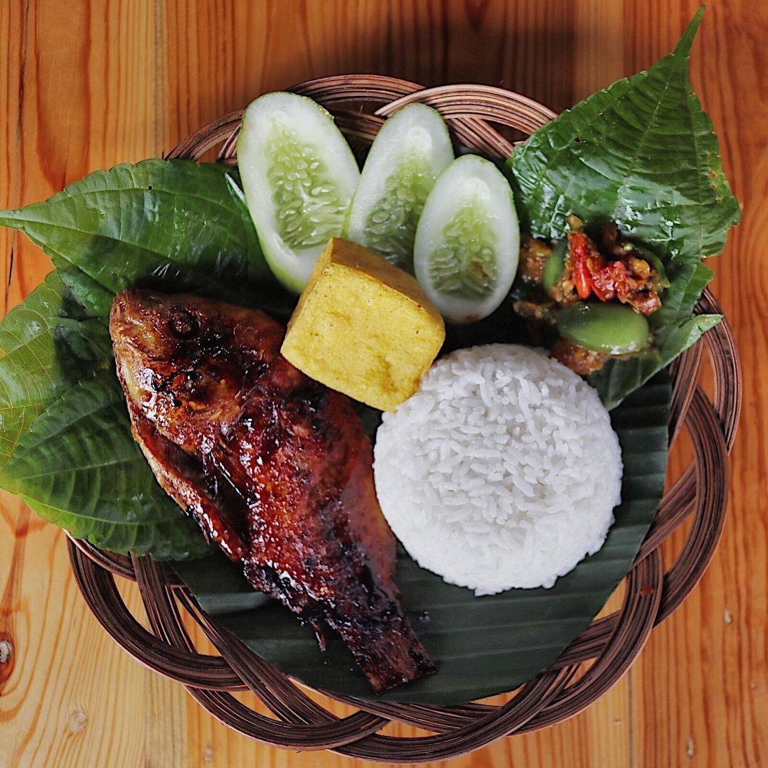 Tempat makan sambal dadak