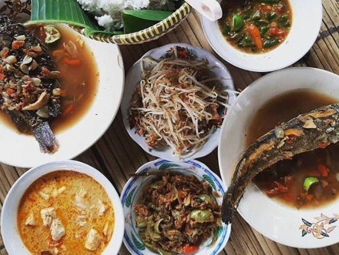 Tempat makan sambal dadak