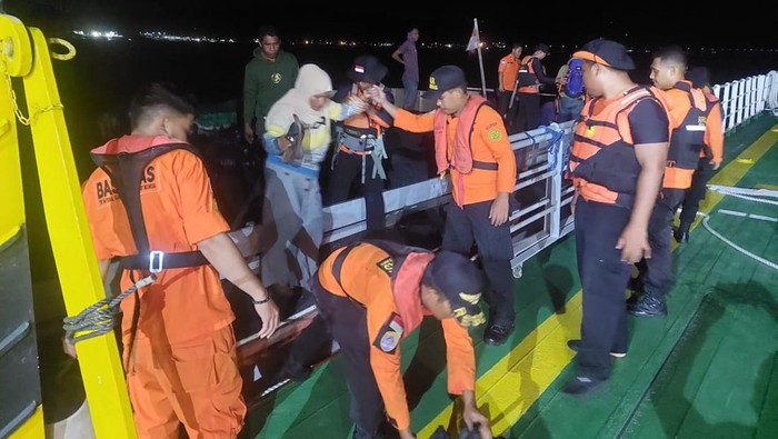 Tim Sar Update Kapal Mati Mesin Di Konawe 53 Penumpang 9 Abk Dievakuasi