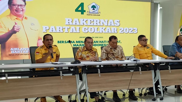 Waketum Partai Golkar, Ahmad Doli Kurnia (paling kanan)