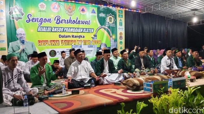 Warga Desa Sengon, Kecamatan Prambanan menggelar salawat memperingati gempa 27 Mei. Foto diunggah Minggu (28/5/2023).