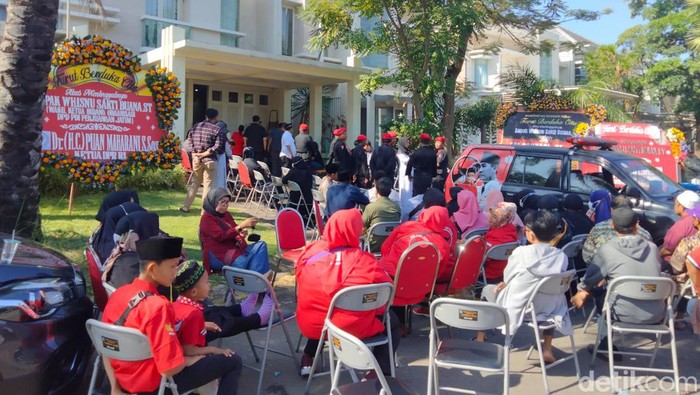 Whisnu Sakti Buana wafat dismayamkan di rumah duka Palm Beach Pakuwon City