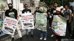 Aksi Hari Anti Tambang di Kementerian ESDM