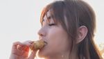 Angela Lee Doyan Kulineran, Ini Momennya Saat Makan Mie hingga Sate Babi