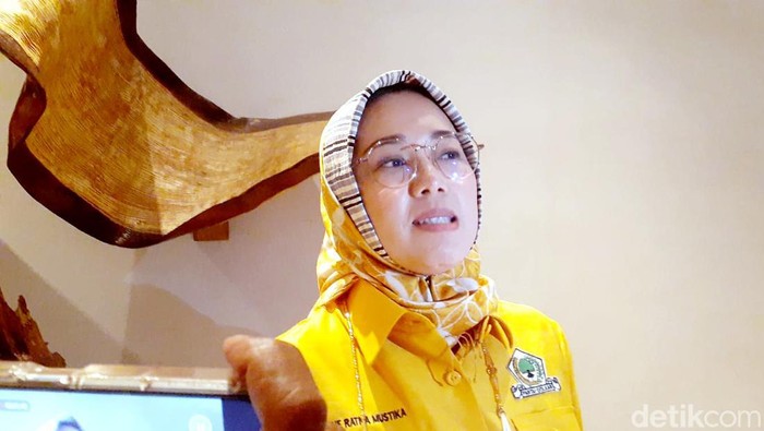 Anne Ratna Mustika.