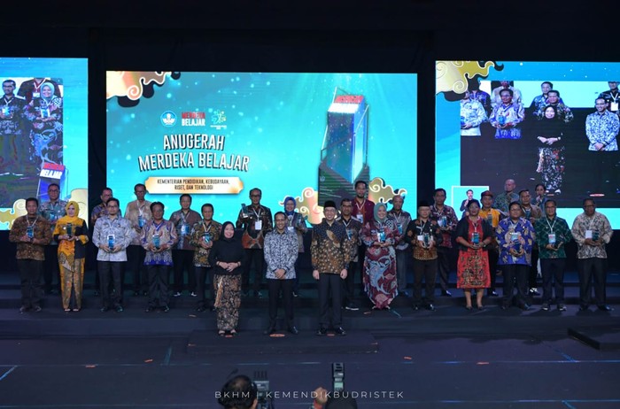 Anugerah Merdeka Belajar 2023 Anugerah Merdeka Belajar 2023