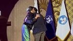 7 Momen Ariel NOAH Hadiri Kelulusan Putrinya