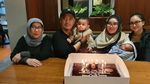 Keseruan Bebi Silvana saat Kulineran Bareng Keluarga