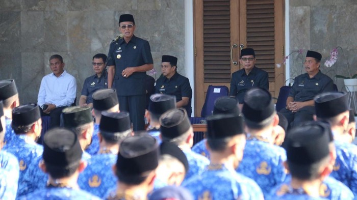 Bupati Ciamis di hadapan PNS Ciamis