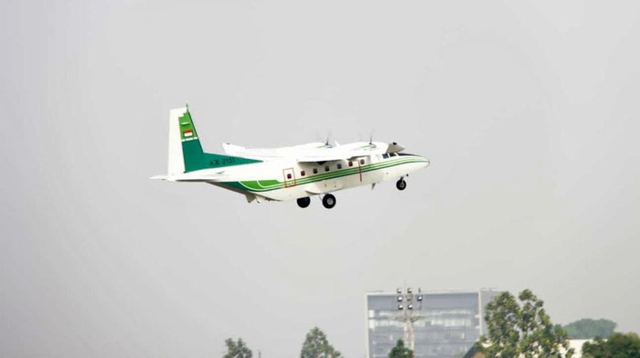 Canggih! Pesawat Buatan Bandung Laris Dibeli Thailand buat Bikin Hujan PTDI melakukan ferry flight 1 unit pesawat NC212i. Pesawat ini buatan bandung yang laris dibeli oleh Thailand untuk membuat hujan.
