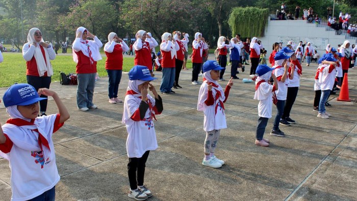 Dorongan untuk Kemajuan Seni dan Pendidikan Indonesia Guna mencerdaskan dunia pendidikan dan kehidupan seni masyarakat Indonesia, produsen alat tulis asli Indonesia ikut mendukung dunia pendidikan dan kehidupan seni di Indonesia. Ini salah satunya.
