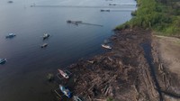Foto udara kondisi mangrove yang rusak di Teluk Sepang, Kampung Melayu, Kota Bengkulu, Provinsi Bengkulu, Minggu (28/5/2023). 