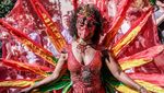 Karnaval Budaya di Berlin Tampilkan Berbagai Kostum Unik