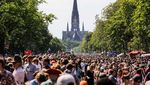 Karnaval Budaya di Berlin Tampilkan Berbagai Kostum Unik