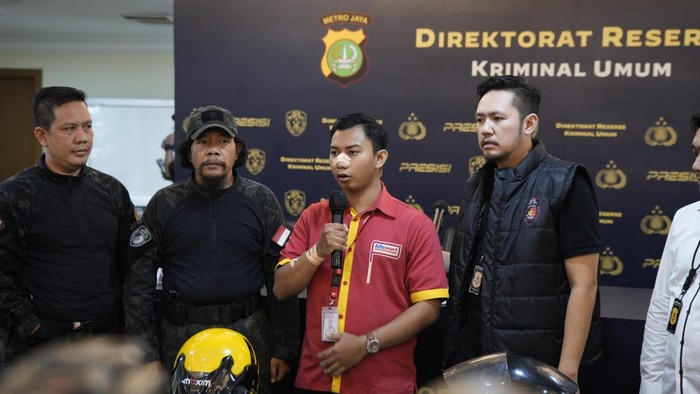 Karyawan minimarket cerita detik-detik dirampok. Satu pelaku tewas didor polisi.