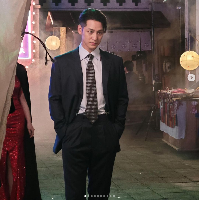 Kim Bum awalnya berperan sebagai raja bandit. Namun setelah bertemu dengan Lee Yeon (pemain Lee Dong Wook) dia harus membantu sang kakak membasmi para makhluk jahat. Foto: Dok. Instagram tvN, King Kong by Starship