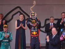 Hujan Tak Halangi Dominasi Verstappen di F1 GP Monako 2023