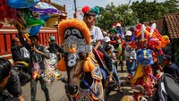 Kuda Menari atau dikenal juga dengan sebutan Kuda Renggong adalah salah satu pertunjukan seni dan budaya dari Sumedang.