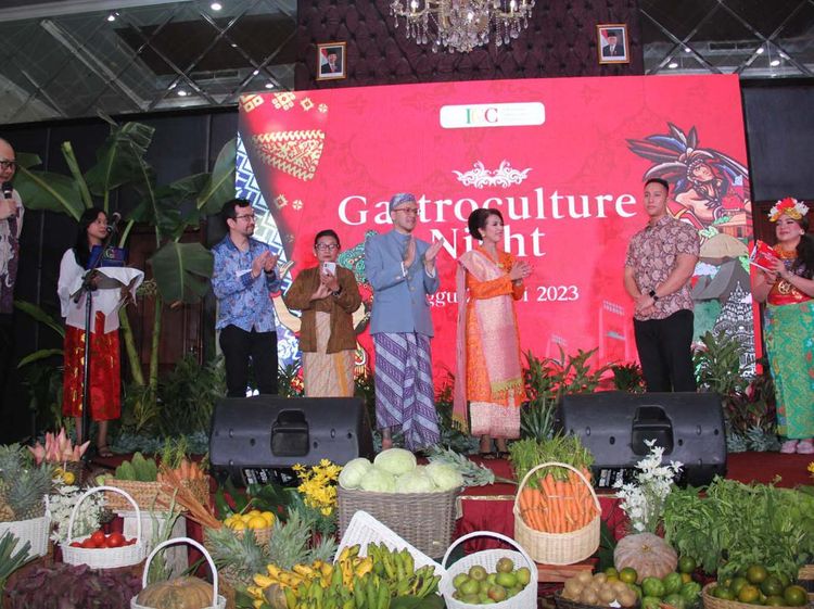 Mengenalkan Berbagai Makanan Nusantara ke Dunia