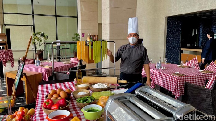 Menikmati Pasta Sehat dan Pijat Relaksasi di Hotel Bintang Lima Bandung
