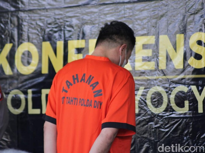 Pelaku predator seks yang mencabuli belasan anak di bawah umur.