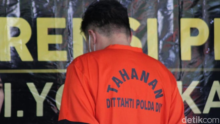 Pelaku predator seks yang mencabuli belasan anak di bawah umur.