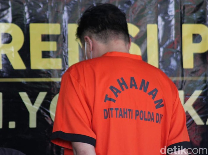 Pelaku predator seks yang mencabuli belasan anak di bawah umur.