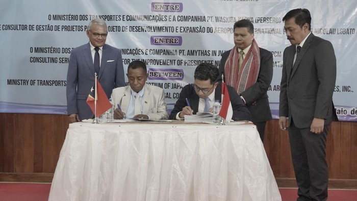 Penandatangan proyek Bandara Internasional Presidente Nicolau Lobato