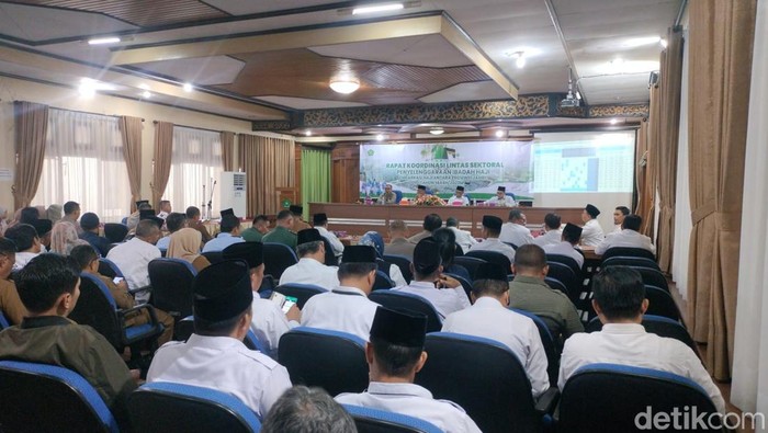 Persiapan haji di Aula Kanwil Jambi.