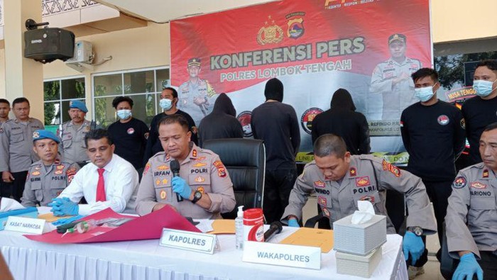 Polres Lombok Tengah melakukan konferensi pers kasus anggota DPRD ditangkap pesta sabu.
