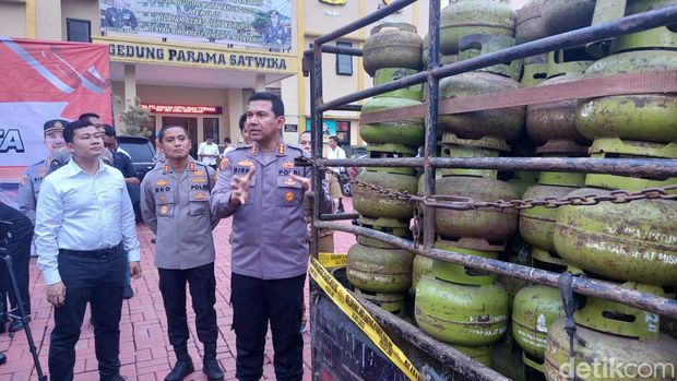Polresta Bogor Kota membongkar praktik pengoplosan gas di Kota Bogor