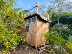 7 Foto Rumah Mini Berdinding Triplek, Luarnya Sederhana Dalamnya Mengagumkan