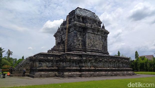 Candi Mendut merupakan candi bercorak agama Buddha yang terletak di Magelang, Jawa Tengah. Candi Mendut dekat dengan Candi Borobudur. Ini sejarah Candi Mendut.