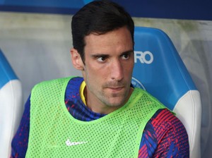 Kiper PSG Sergio Rico Kecelakaan Saat Berkuda, Kini Dirawat Intensif
