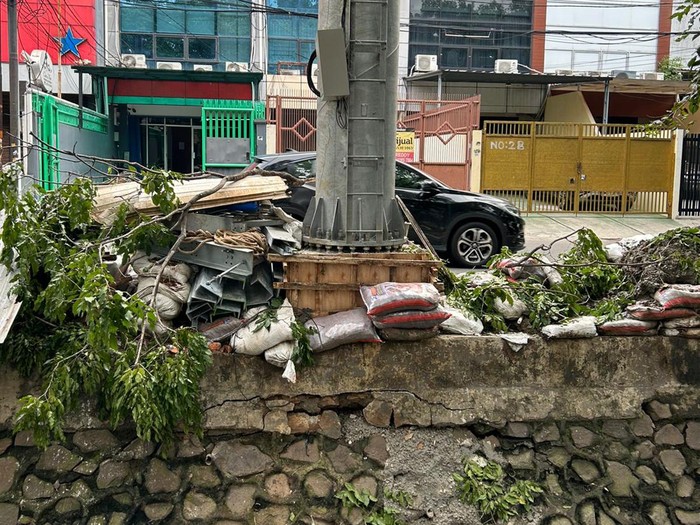 Tiang BTS di Sunter Jakarta Utara dilaporkan rawan roboh. (Dok warga setempat bernama Sasa)