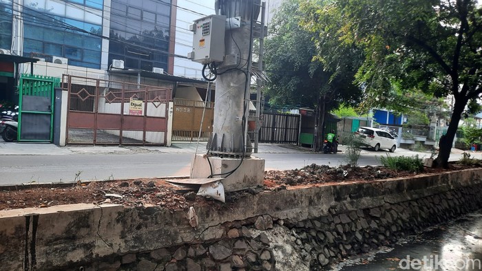 Tiang BTS di Sunter yang dikomplain warga. (Annisa Aulia Rahim/detikcom)