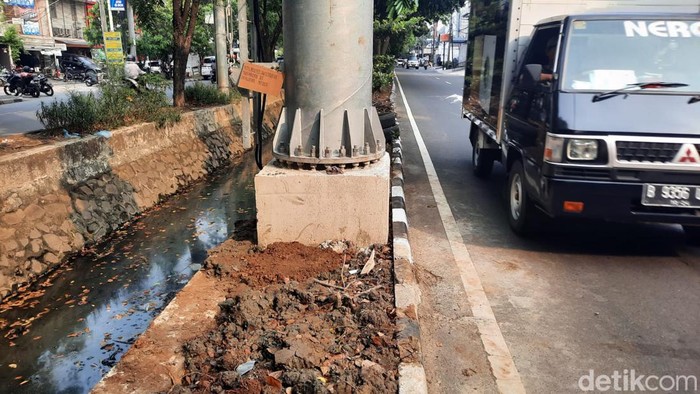 Tiang BTS di Sunter yang dikomplain warga. (Annisa Aulia Rahim/detikcom)