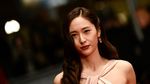 7 Potret Krystal Jung Cantik Memesona di Karpet Merah Cannes 2023