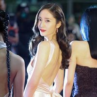7 Potret Krystal Jung Cantik Memesona di Karpet Merah Cannes 2023