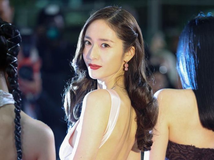 CANNES, FRANCE - MAY 25:  Krystal Jung attends the Cobweb (Dans La Toile) red carpet during the 76th annual Cannes film festival at Palais des Festivals on May 25, 2023 in Cannes, France. (Photo by Pierre Suu/FilmMagic)