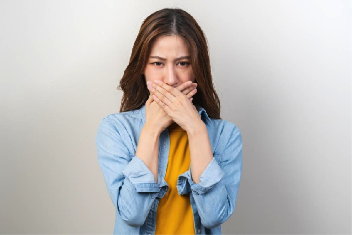 Cegah Bau Mulut Saat Traveling, Simak Nih Tipsnya!