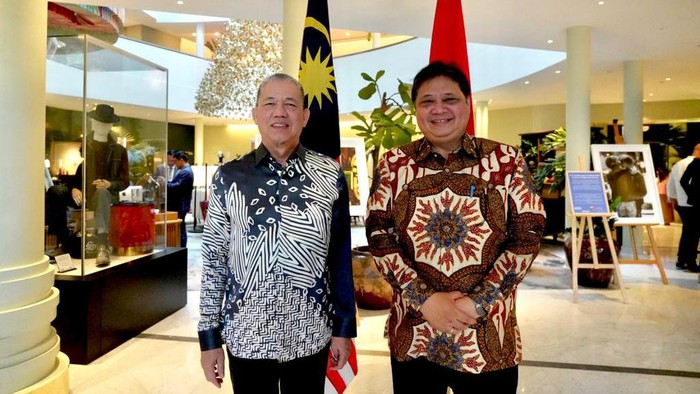 Airlangga melakukan joint mission di Uni Eropa bersama Deputi (Timbalan) Perdana Menteri dan Menteri Perladangan dan Komoditi Malaysia Datuk Sri Fadillah Yusof.