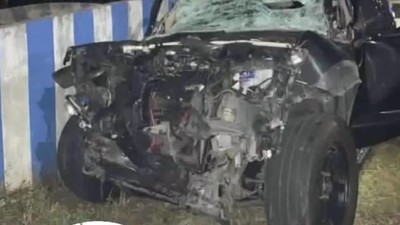 Foto Mobil Angela Lee Hancur Parah Usai Seruduk Truk Gandeng