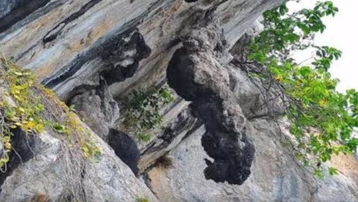 Batu Gantung di Danau Toba. (Foto: Istimewa)