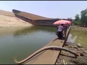 HP Kecebur saat Selfie, Pejabat di India Perintahkan Kuras Waduk!