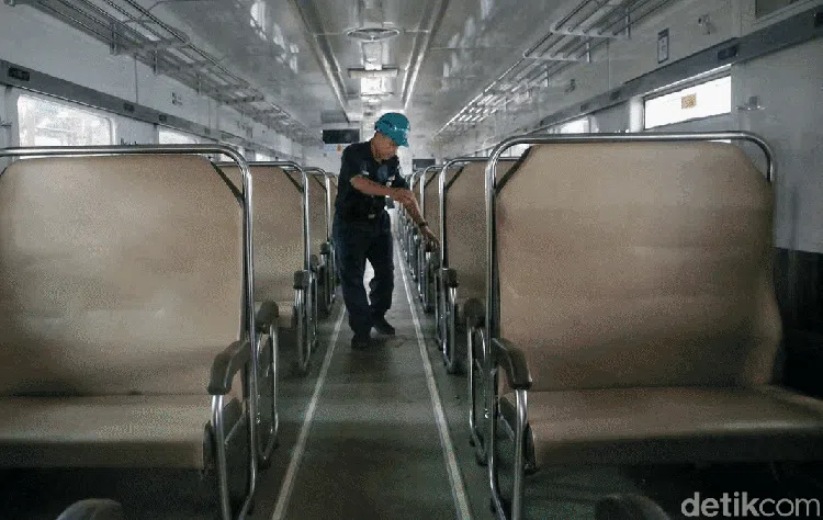 Segera Meluncur! Gerbong Kereta Ekonomi KAI Rasa Eksekutif!