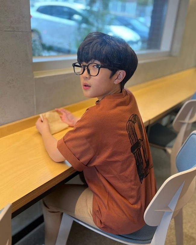 Tak hanya di Instagram, Choi Jiwon juga kerap membagikan video-video dirinya menari melalui akun TikTok pribadinya yang kini sudah memiliki pengikut lebih dari 12,1 juta. Foto: Instagram/@jiw_juw_family