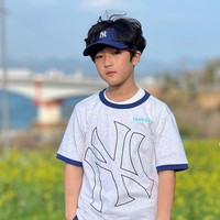 Melihat dari foto-foto yang dibagikan di media sosialnya, selain pandai memilih outfit yang dikenakannya, Choi Jiwon juga cukup pandai bergaya di depan kamera. Foto: Instagram/@jiw_juw_family